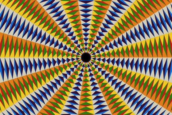 Radiating pattern of triangles arranged in a quadrilateral, with pattern of blue, white, orange, green, red and yellow.